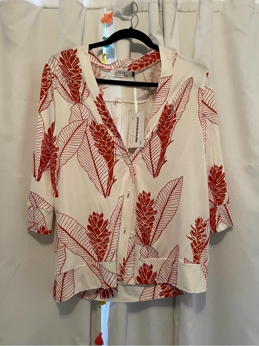 NWT Cardi Bee Rust Kaui Ginger. Size Medium.
